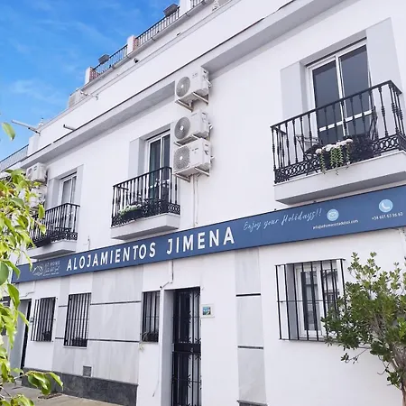Jimena Maro En El Centro De Lägenhet