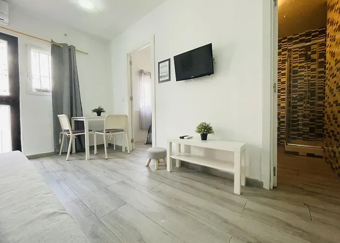 Jimena Maro En El Centro De * Nerja