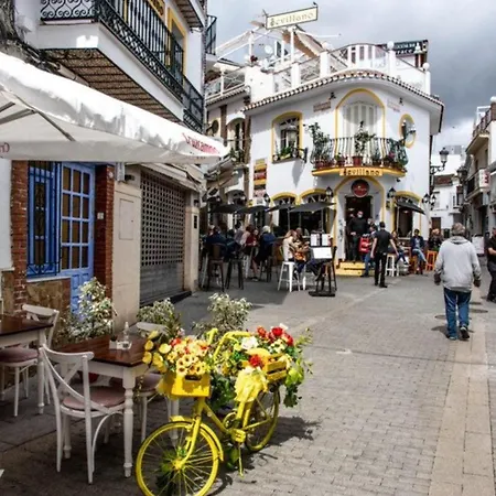 Jimena Maro En El Centro De Appartement Nerja