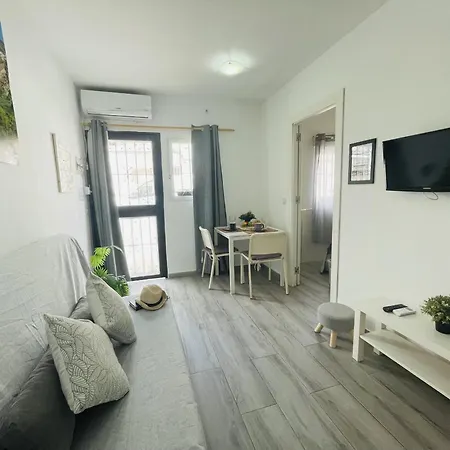 Jimena Maro En El Centro De Appartement Nerja