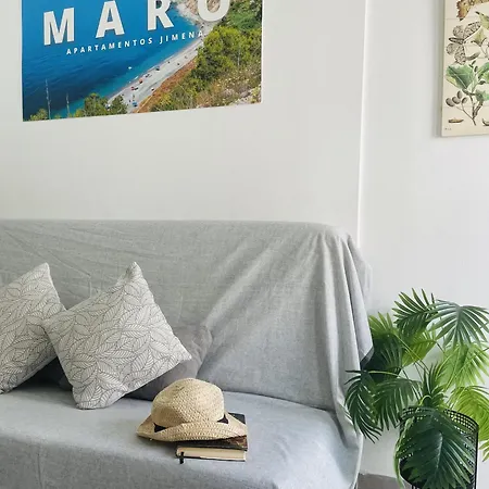 Jimena Maro En El Centro De * Nerja