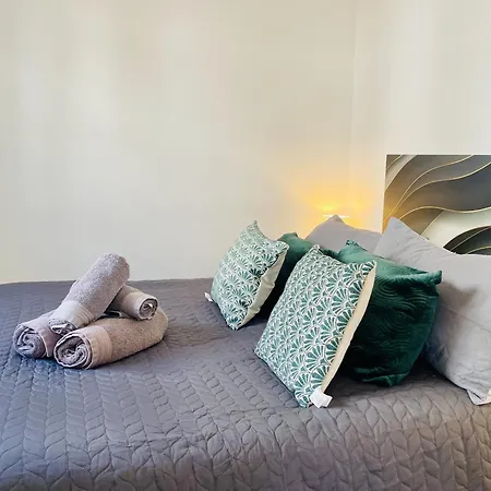 Jimena Maro En El Centro De Nerja