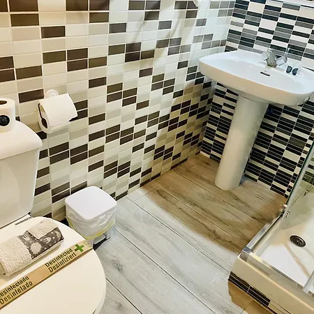 Jimena Maro En El Centro De Nerja