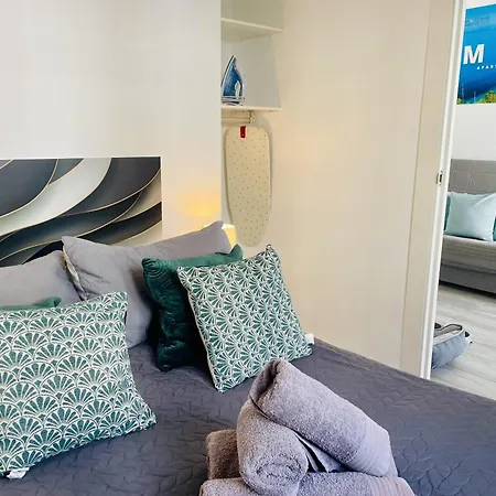 Jimena Maro En El Centro De Appartement Nerja