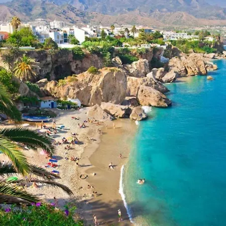 Jimena Maro En El Centro De Nerja